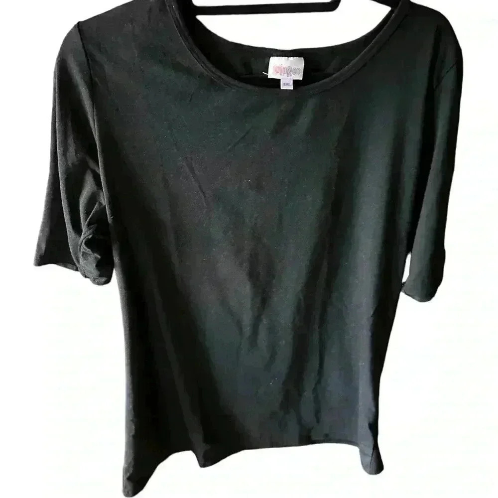 Lularoe‎ 3X solid black Gigi top. From ex retailers wardrobe. Worn twice. EUC